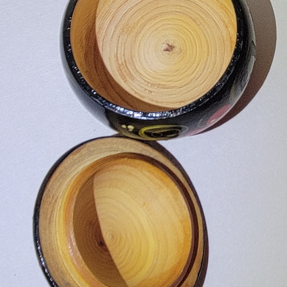 Russian Vintage Black And Red Berry Wooden Tea Bowl Small. - Picture 5 of 6